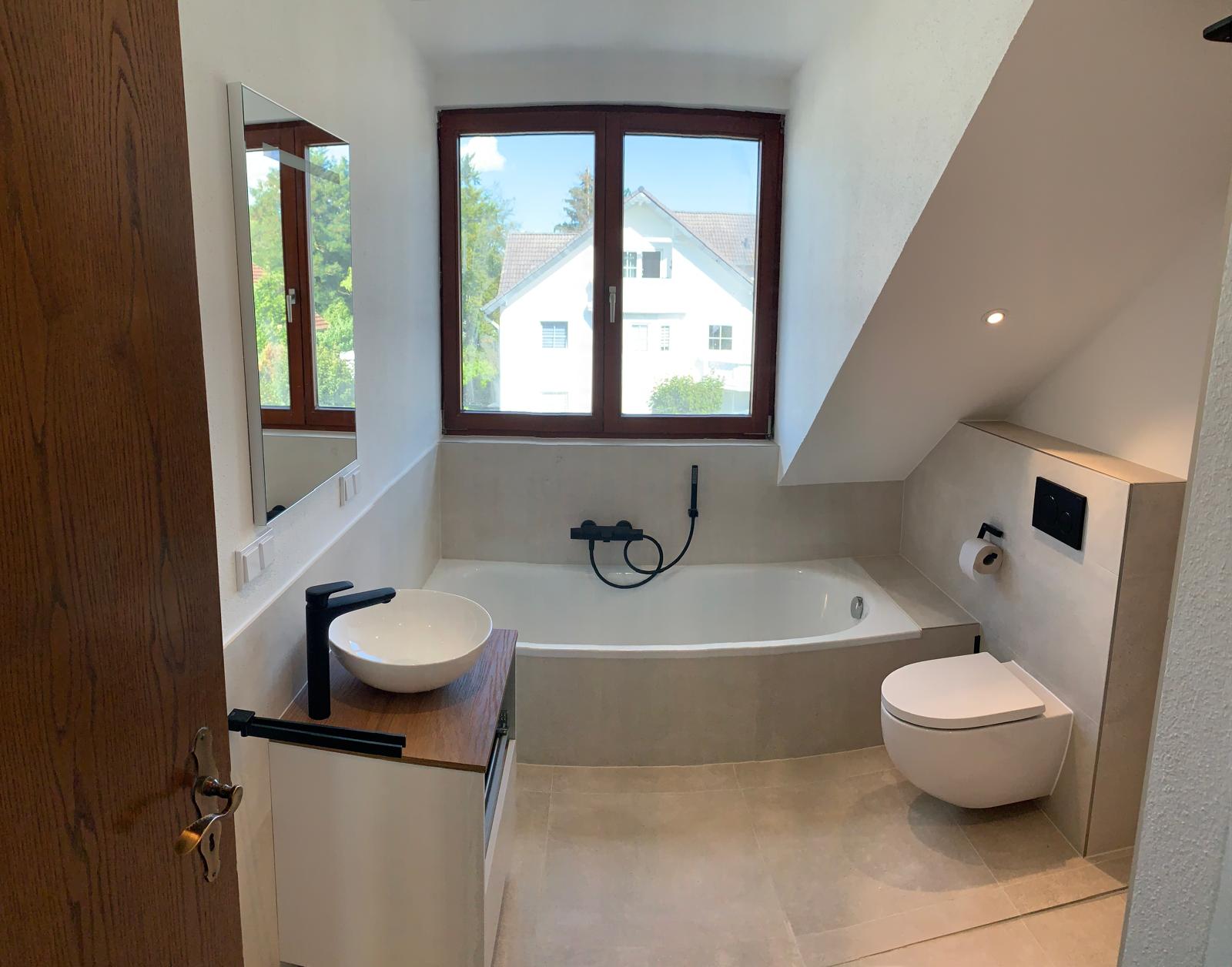 Bad nach der Modernisierung in Ockenheim (Ansicht 2, neue Oberflächen)